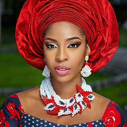 Owanbe Beads Jewelry Set - Ladybee Swiss Lace