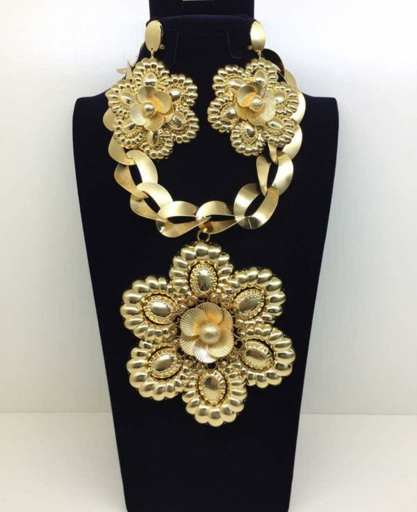 WOMEN ELEGANT JEWELRY GOLD SET