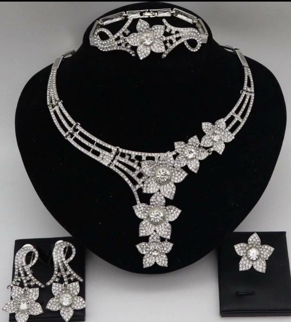 Lovely silver jewelry set