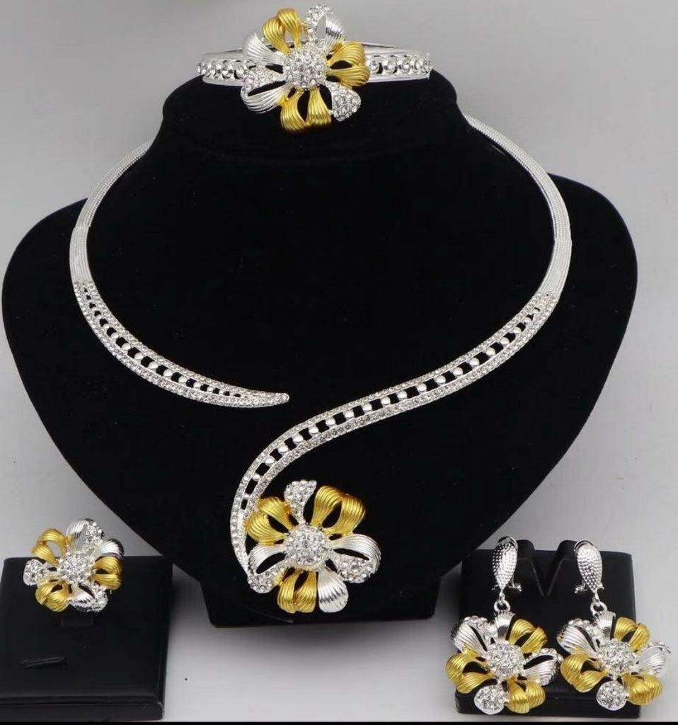 LOVELY SILVER/ GOLD JEWELRY SET