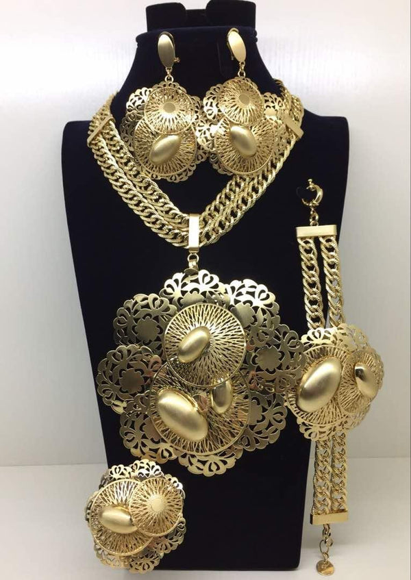 Lovely Gold Jewelry Set - Ladybee Swiss Lace