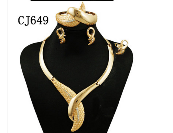 Beautiful woman party jewelry set